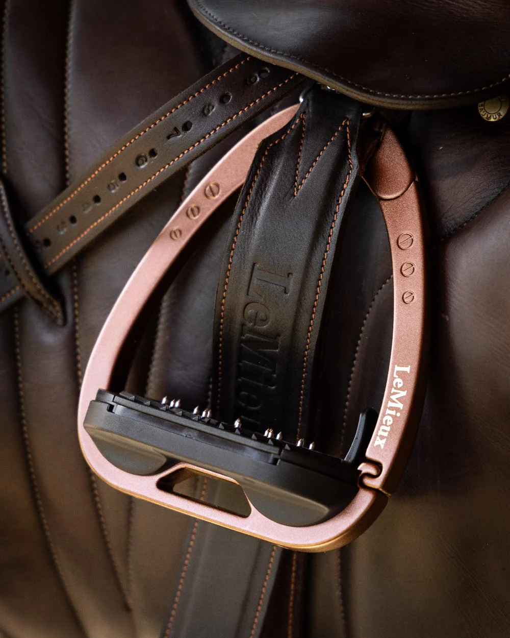 LeMieux Vector Balance Stirrup - Image 35