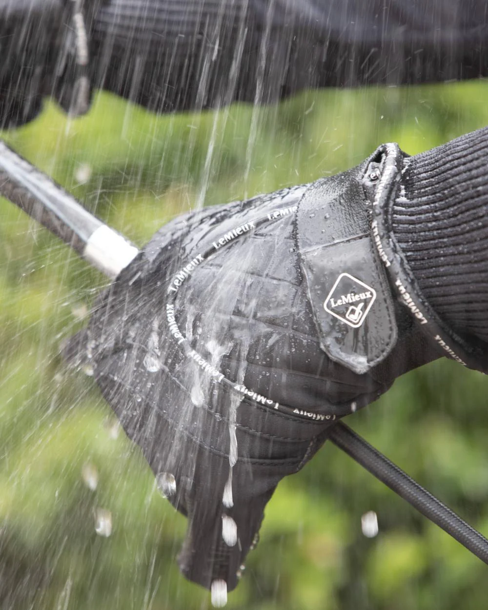 LeMieux Waterproof Lite Gloves - Image 3