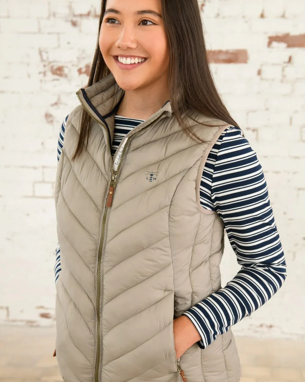 Lighthouse Laurel Ladies Gilet - Image 23