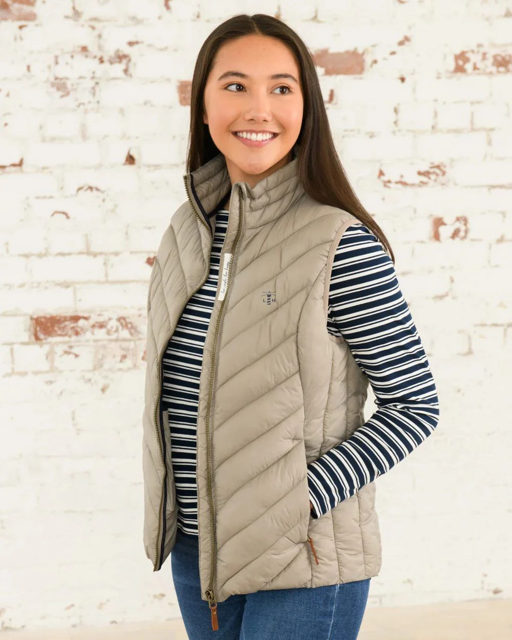 Lighthouse Laurel Ladies Gilet - Image 25