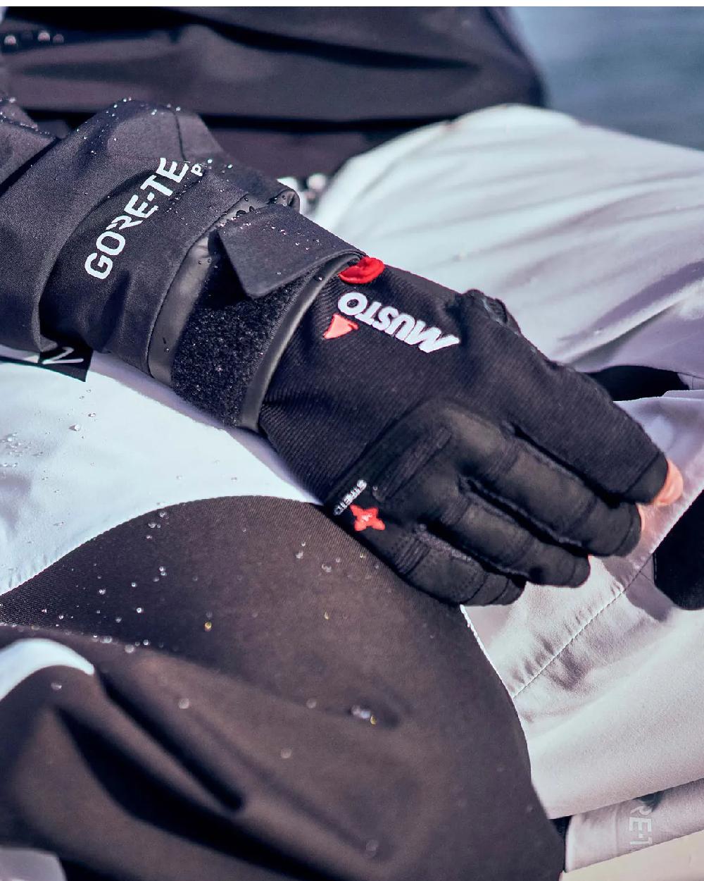 Musto Performance Short Finger Gloves - Image 2