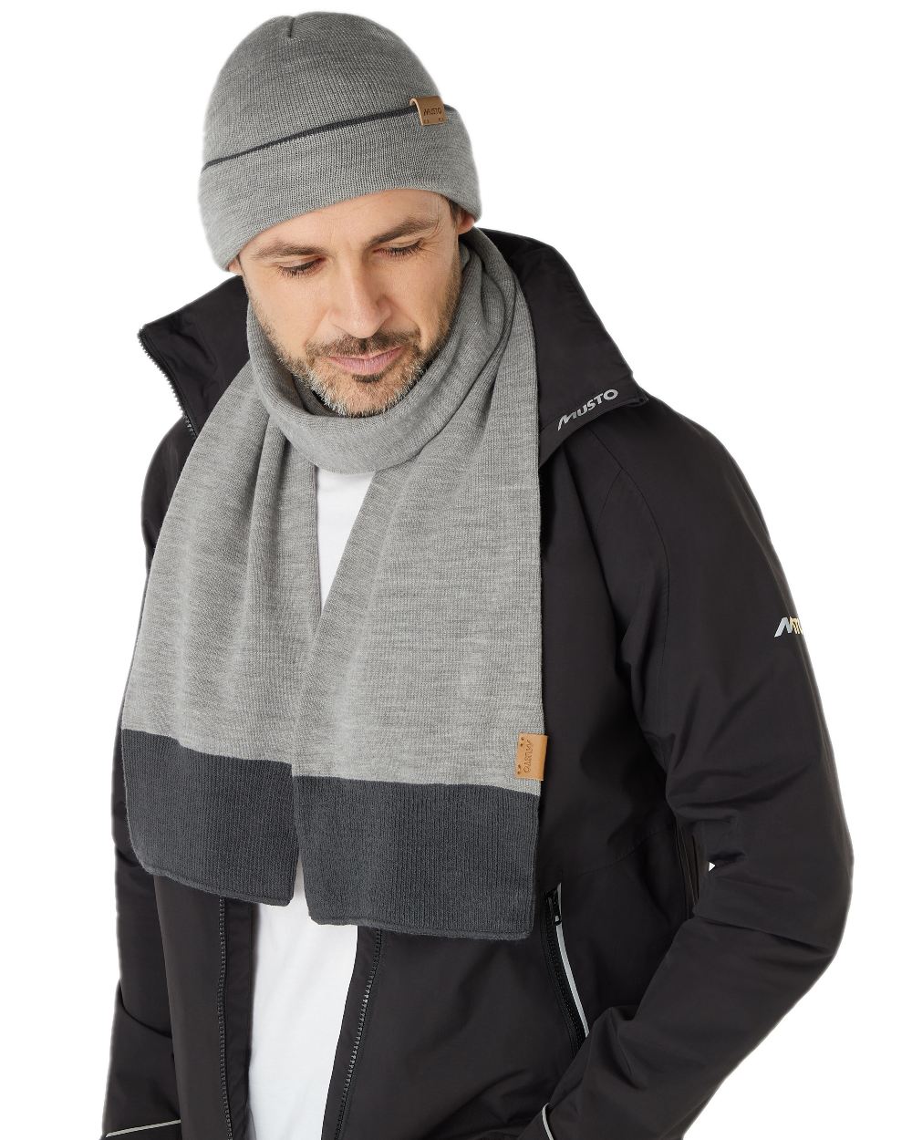 Musto Tipped Beanie & Scarf Gift Set - Image 7