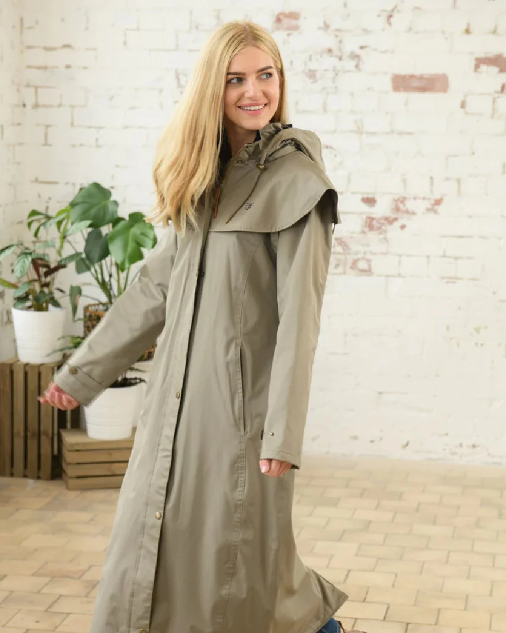 Lighthouse Outback Full Length Ladies Waterproof Raincoat - Image 17