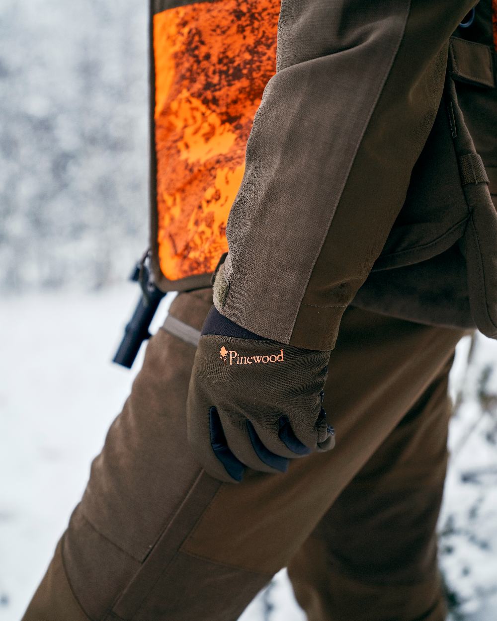 Pinewood Hunters Neoprene Gloves - Image 2