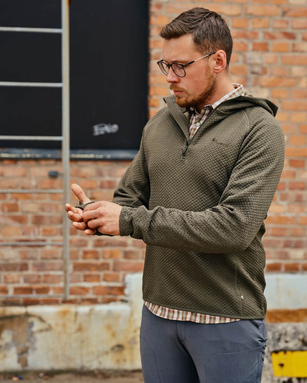Pinewood Mens Everyday Travel Hoodie - Image 4