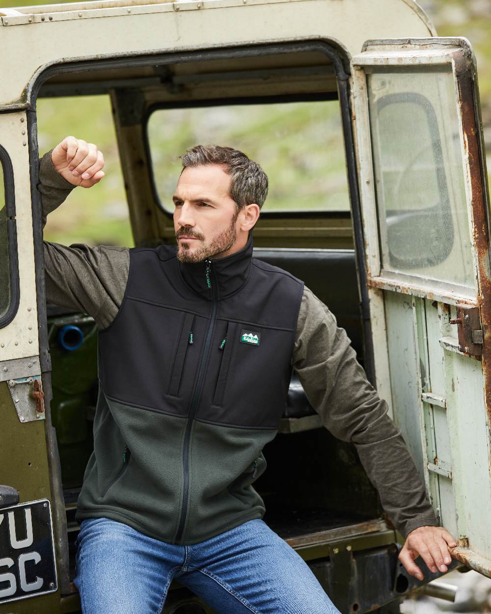 Ridgeline Hybrid Fleece Gilet - Image 12