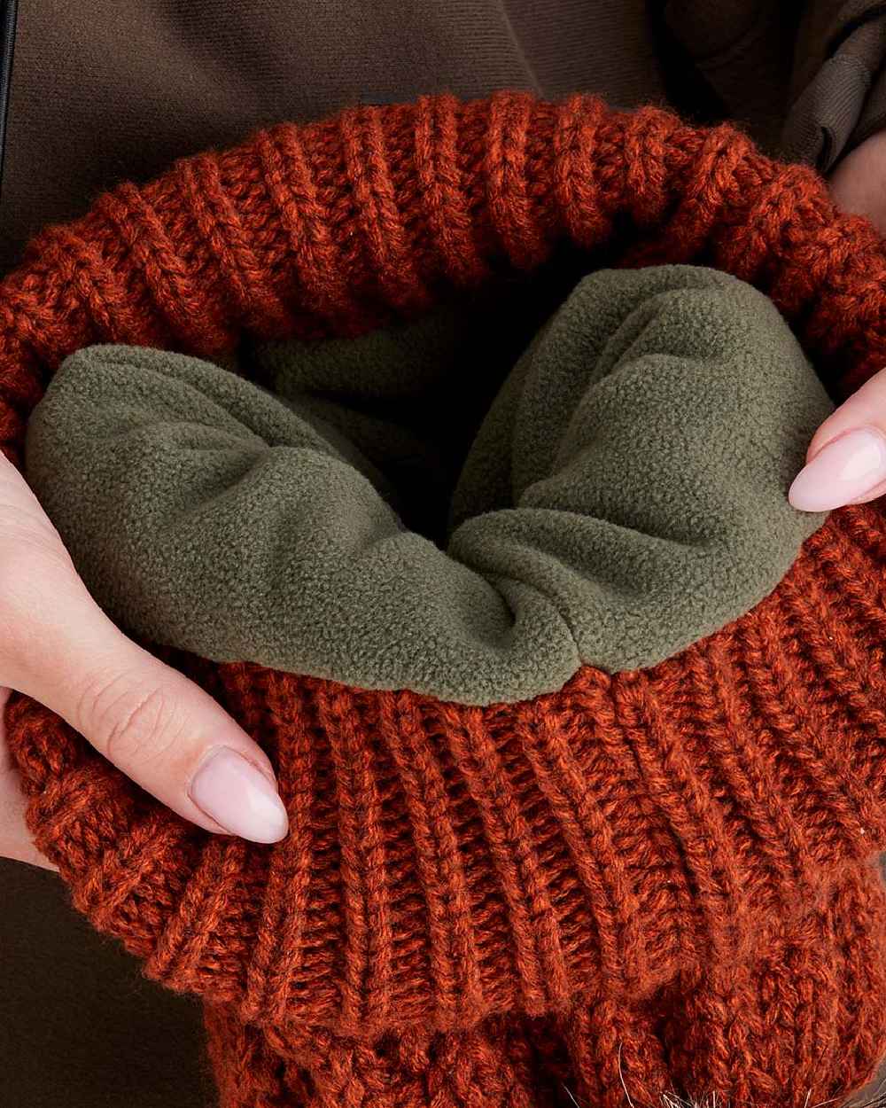 Ridgeline Nordic Fleck Bobble Hat - Image 23