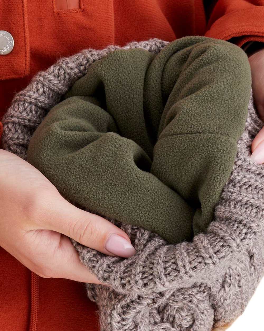 Ridgeline Nordic Fleck Bobble Hat - Image 7
