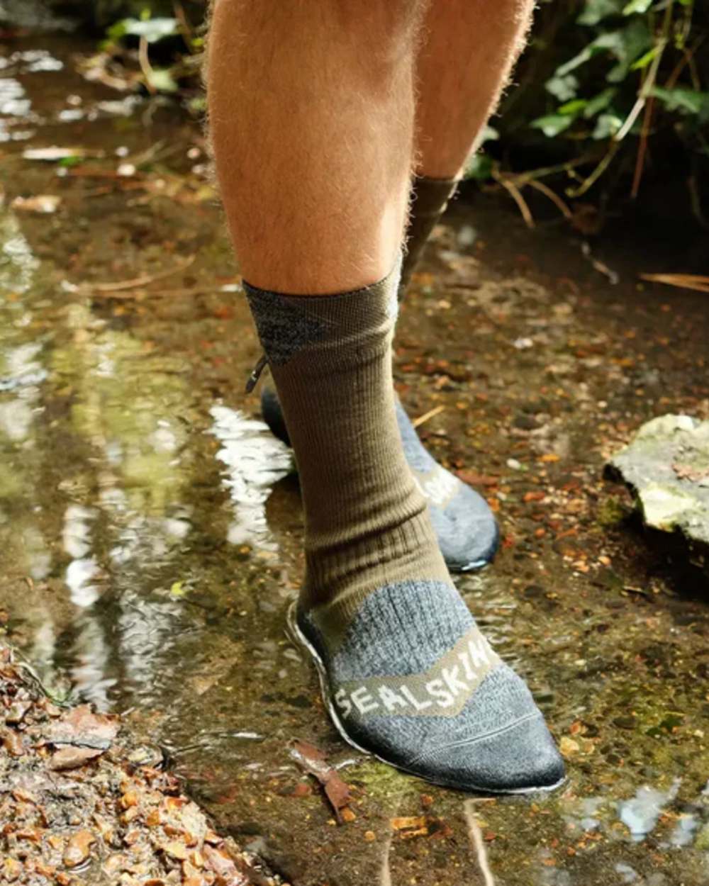 Sealskinz Raynham Waterproof Mid Length Socks - Image 9